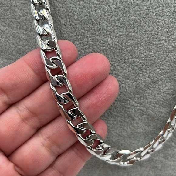 Swag Collection 18K Silver Cuban Link Necklace New in Box! - Picture 2 of 8